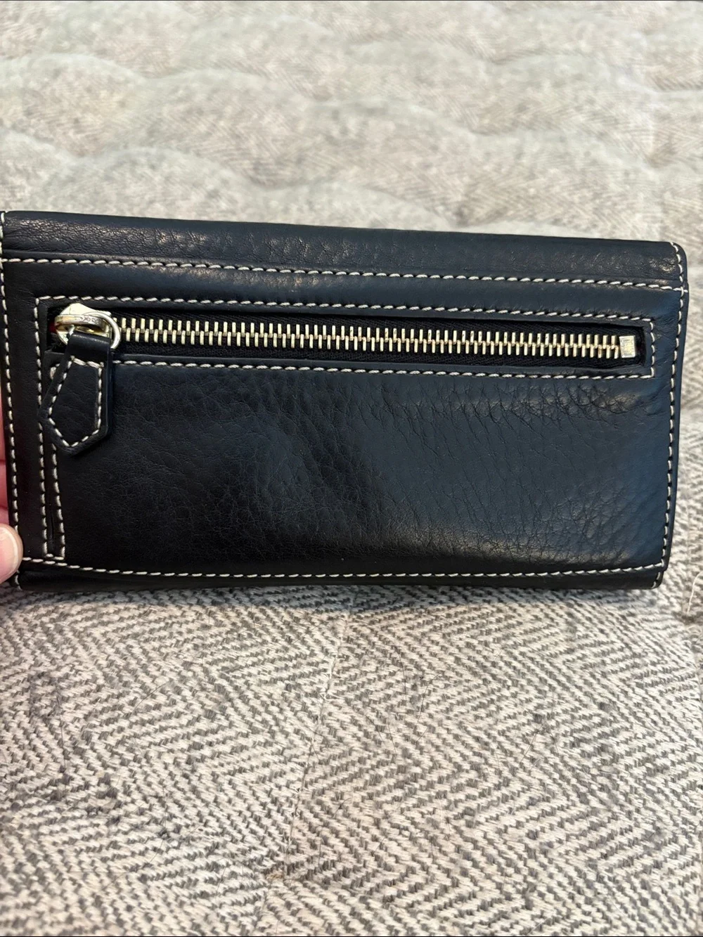 Dooney & Bourke pebbled leather wallet
